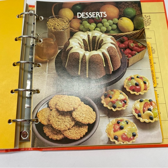 Vintage Betty Crocker's Cookbook Revised Edition 1978 Five Ring Binder Hardcover - Picture 11 of 16